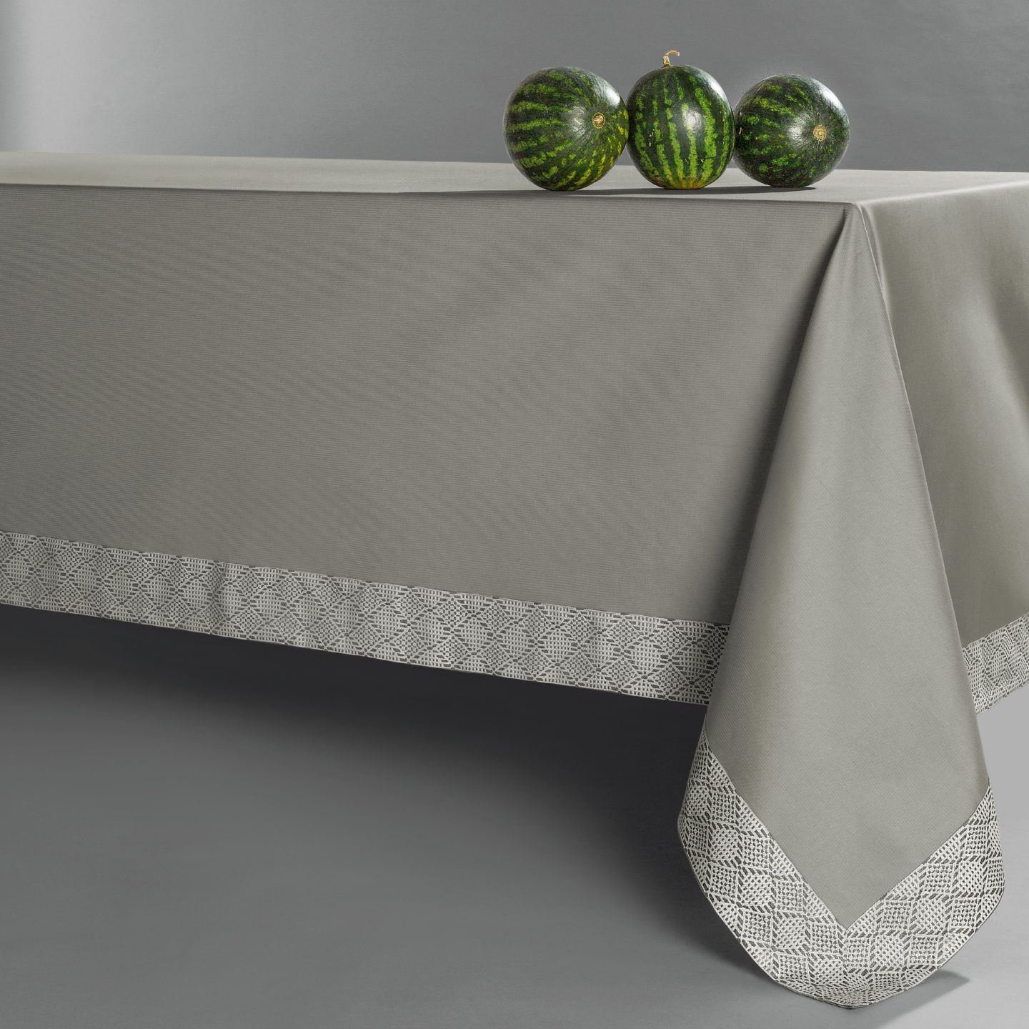 Quagliotti tablecloth grey watermelon styling
