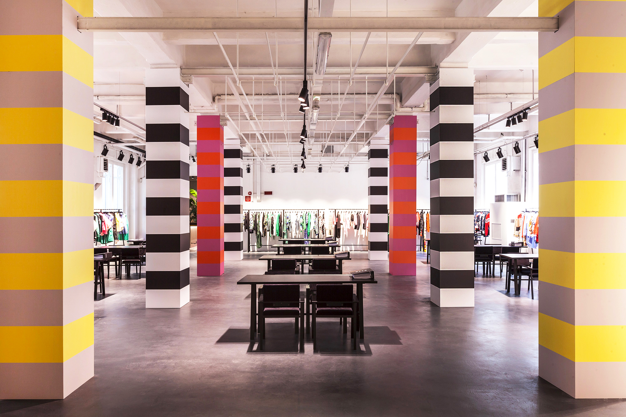 MSGM showroom set design with striped columns by Christian Rizzi
