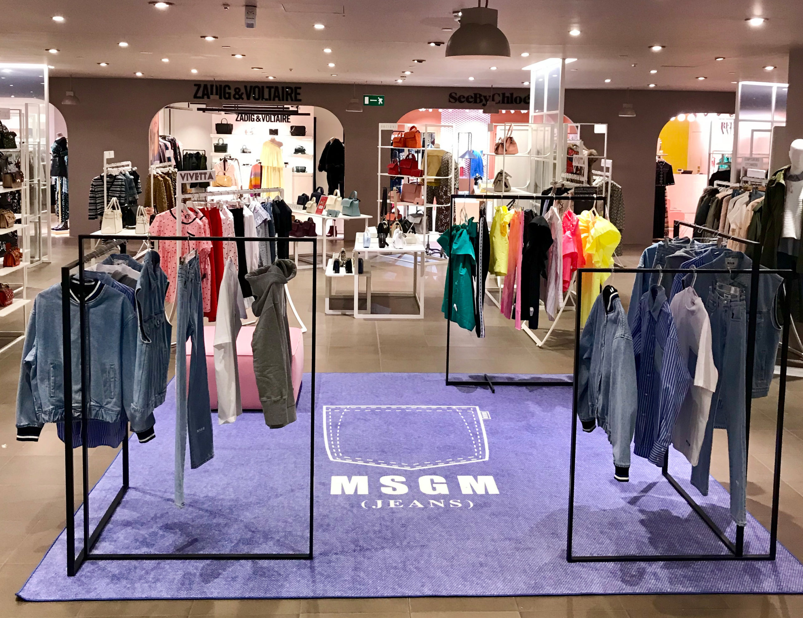MSGM Jeans, pop up Rinascente Milano with rug and black frames